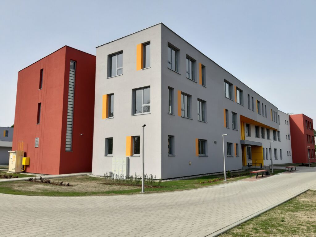 Szkoła Podstawowa przy ul. Warzelniczej w dzielnicy Białołęka w Warszawie