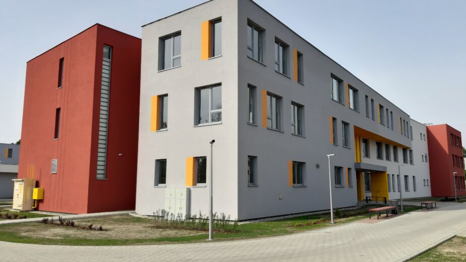 Szkoła Podstawowa przy ul. Warzelniczej w dzielnicy Białołęka w Warszawie