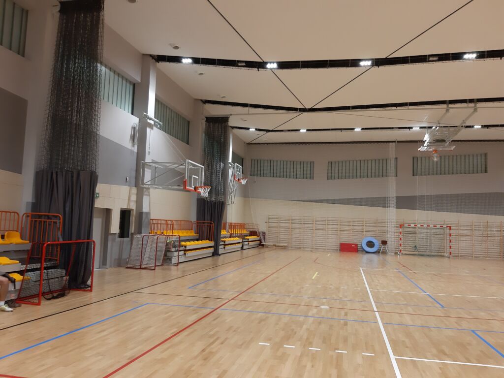 Szkoła Podstawowa przy ul. Warzelniczej w dzielnicy Białołęka w Warszawie