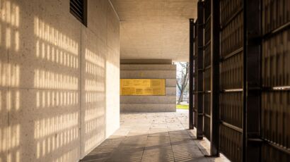 Izba Pamięci przy Cmentarzu Powstańców Warszawy na Woli w Warszawie