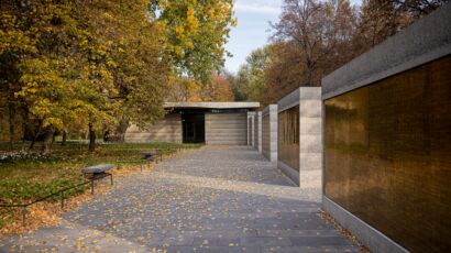 Izba Pamięci przy Cmentarzu Powstańców Warszawy na Woli w Warszawie