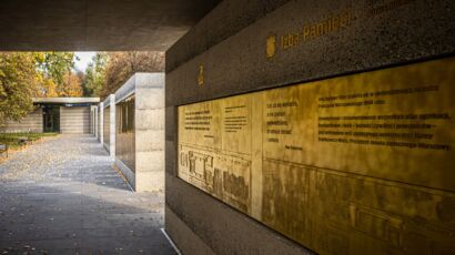 Izba Pamięci przy Cmentarzu Powstańców Warszawy na Woli w Warszawie